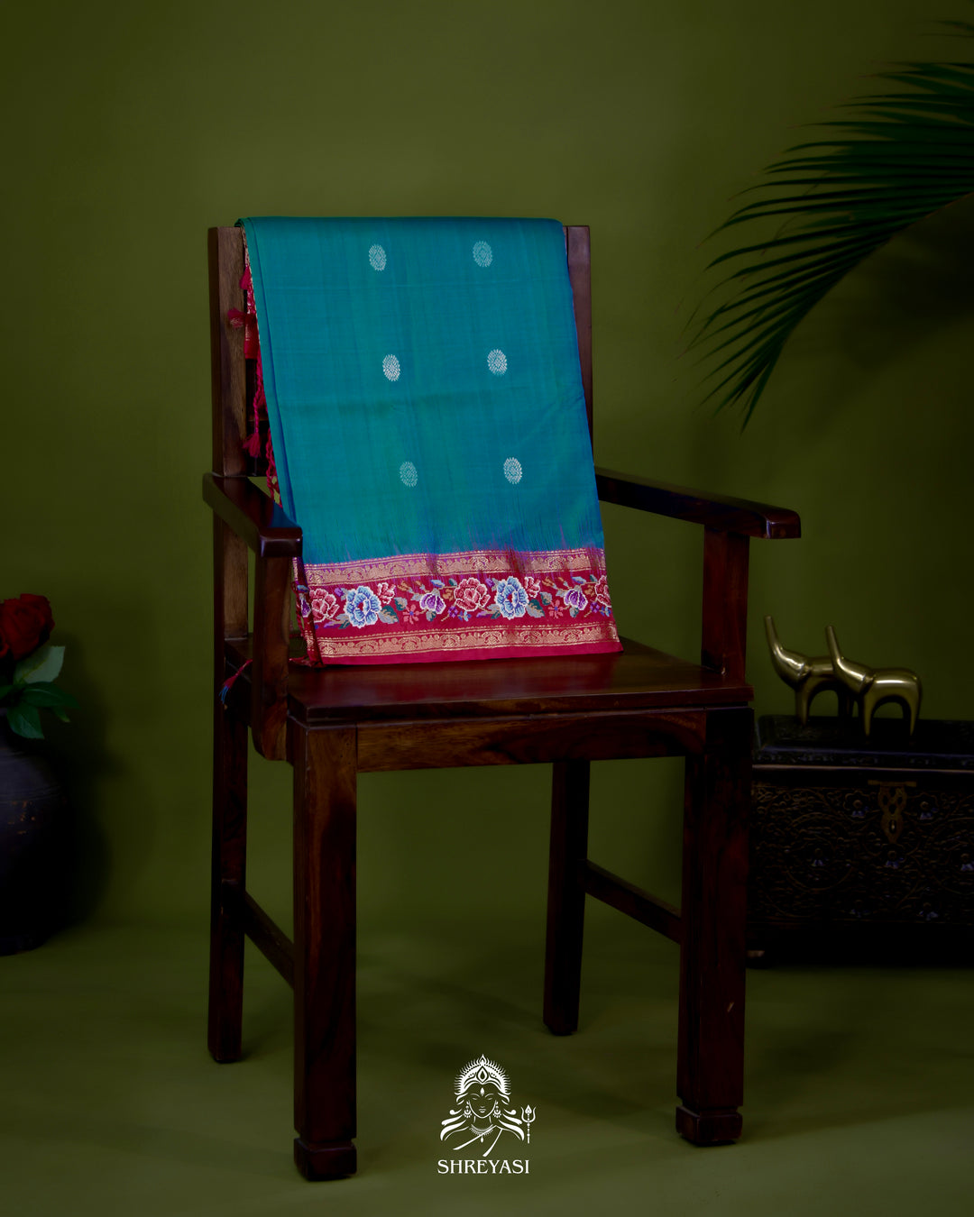 Handloom Pure Kanjivaram Silk Saree with Petit Point Embroidered Borders