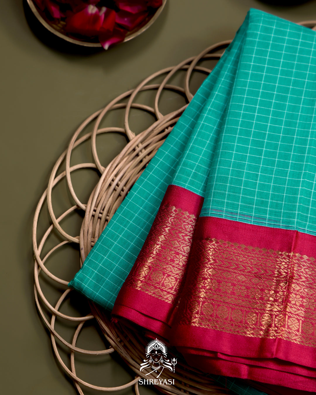 Handloom Pure Gadwal Cotton Saree with Contrast Silk Border and Zari Pallu