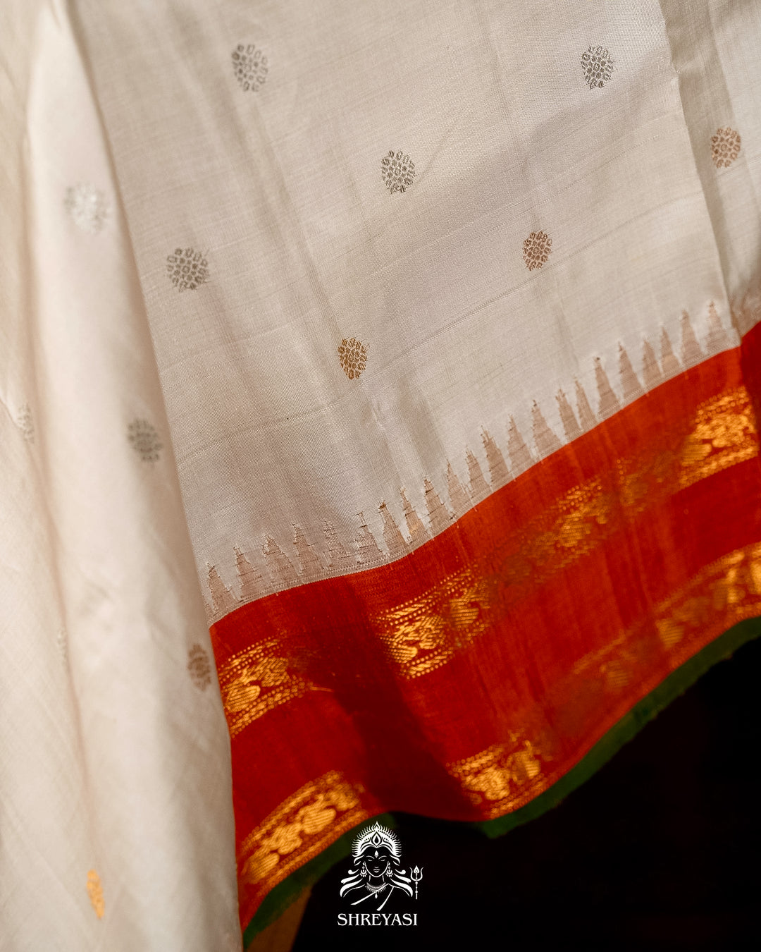 Handloom Pure Gadwal Silk Saree with Tissue Kuttu Border and full Bhuti Silk Blouse