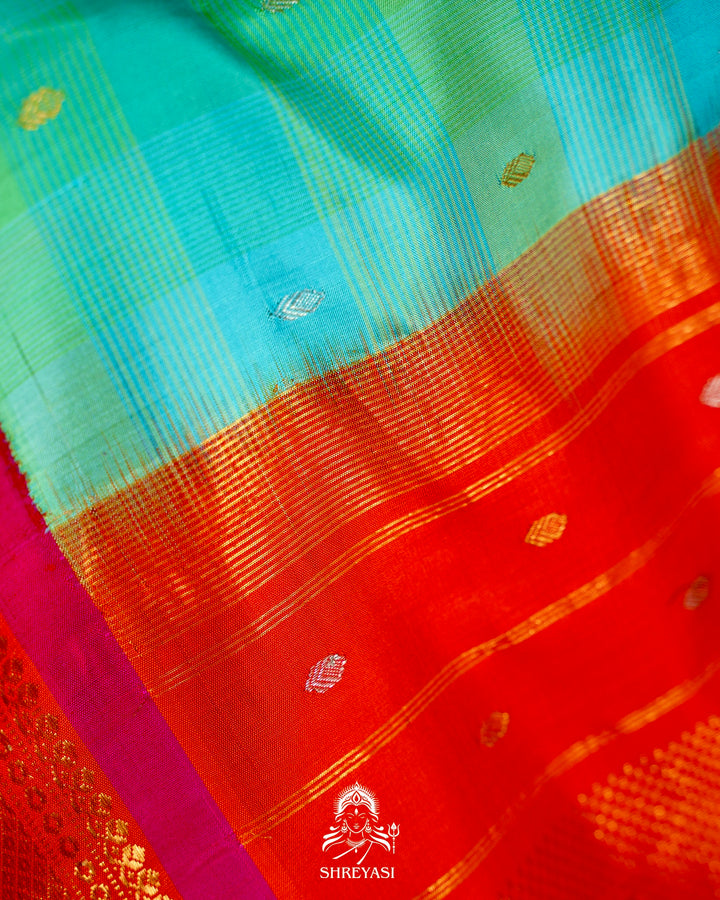 Handloom Pure Gadwal Silk Saree with Contrast Pallu & Full Bhuti Blouse
