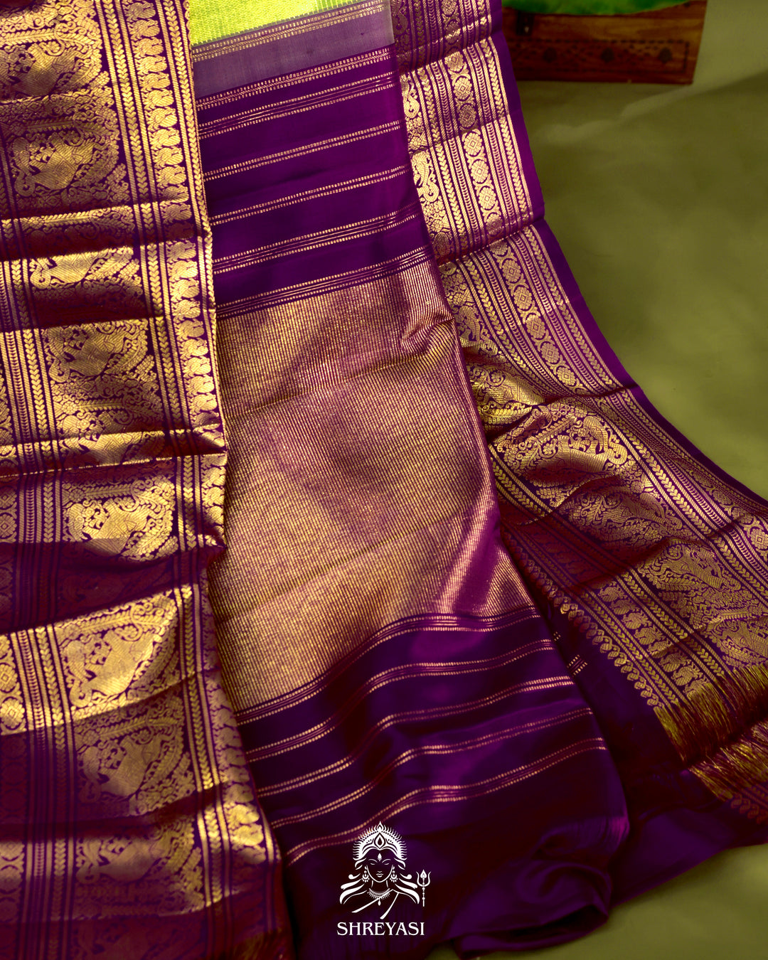 Kanjivaram Silk Saree With Real Zari in Vairoosi Weaving