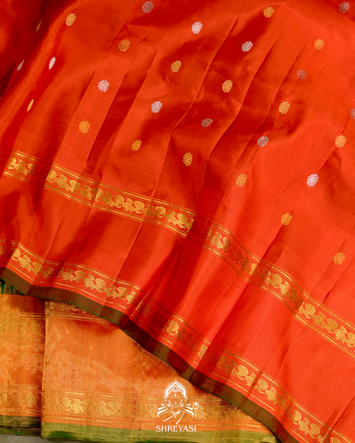 Handloom Pure Gadwal Silk Saree with Tissue Borders in Kuttu Korvai Weaving