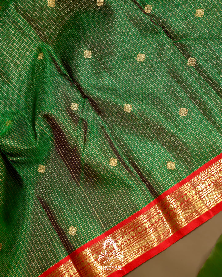 Kanjivaram Silk Saree with Real Zari and Vairoosi Weaving