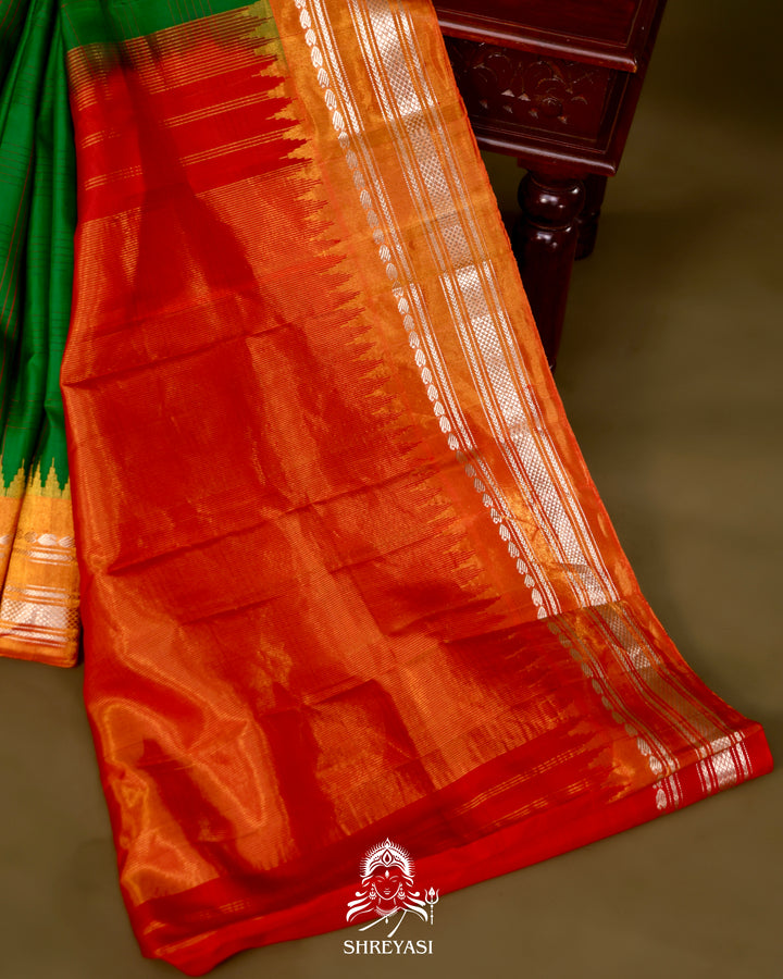 Gadwal Silk Saree with Tissue Border in Kuttu Korvai Weaving