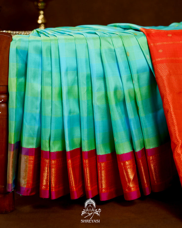 Handloom Pure Gadwal Silk Saree with Contrast Pallu & Full Bhuti Blouse