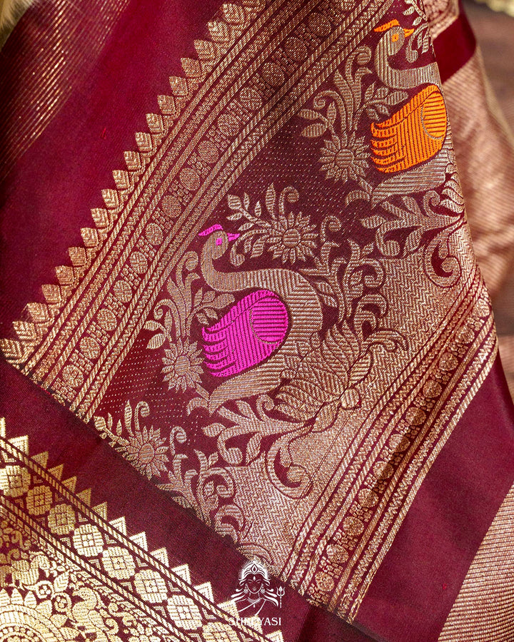 Handloom Pure Gadwal Silk Saree with Kuttu Borders, Rich Zari Weaving & Full Bhuti Blouse