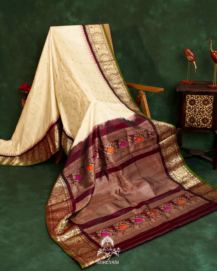 Handloom Pure Gadwal Silk Saree with Kuttu Borders, Rich Zari Weaving & Full Bhuti Blouse