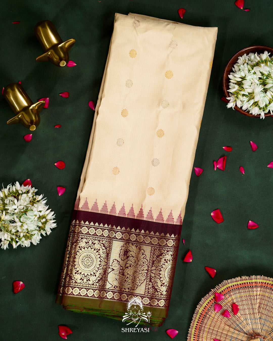 Handloom Pure Gadwal Silk Saree with Kuttu Borders, Rich Zari Weaving & Full Bhuti Blouse