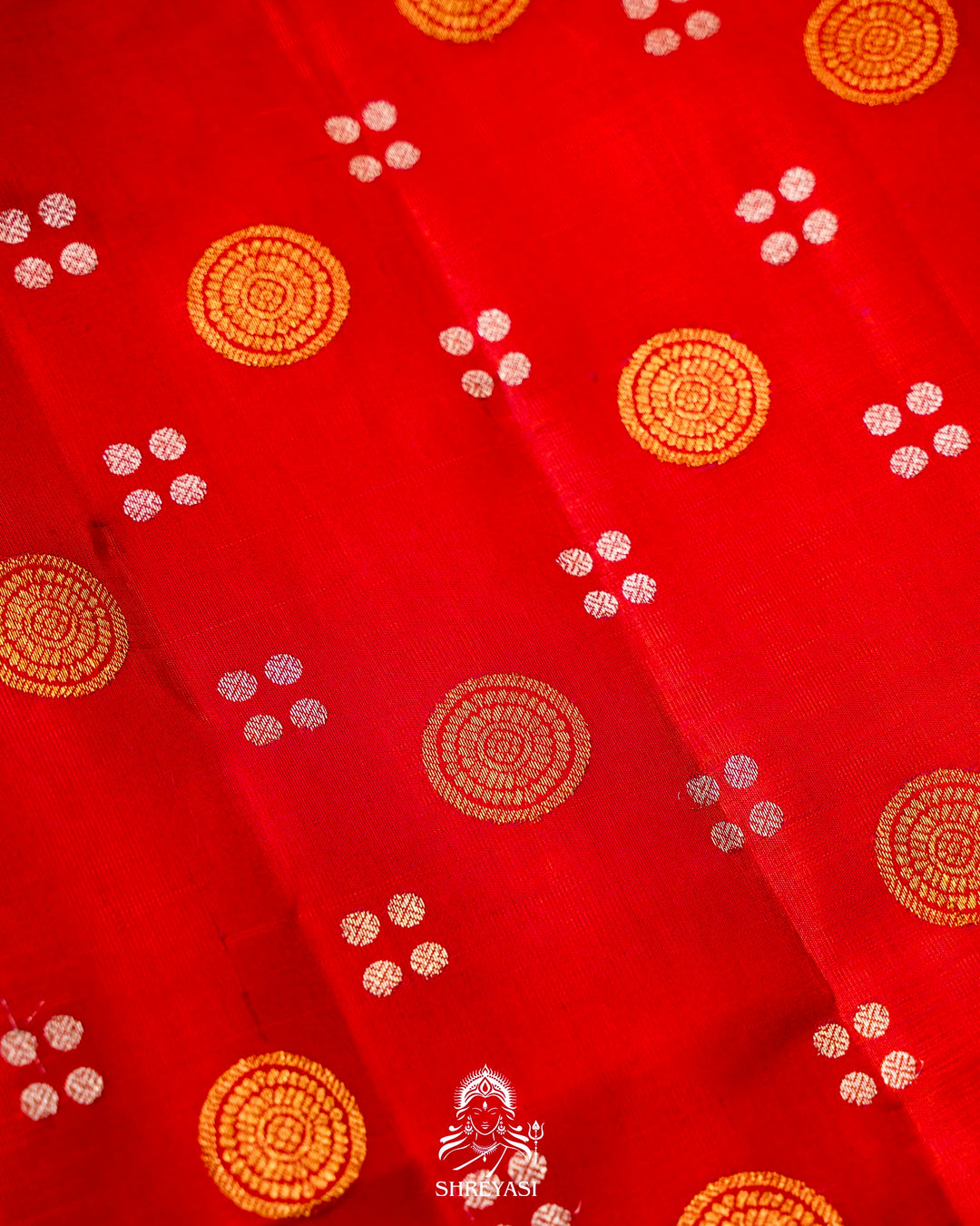 Handloom Pure Gadwal Silk Saree with Contrast Full Bhuti Blouse
