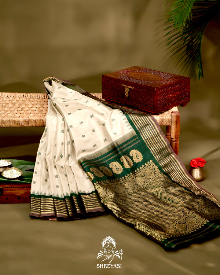 Gadwal Silk Saree with Kuttu Korvai Border and Contrast Bhuti Blouse