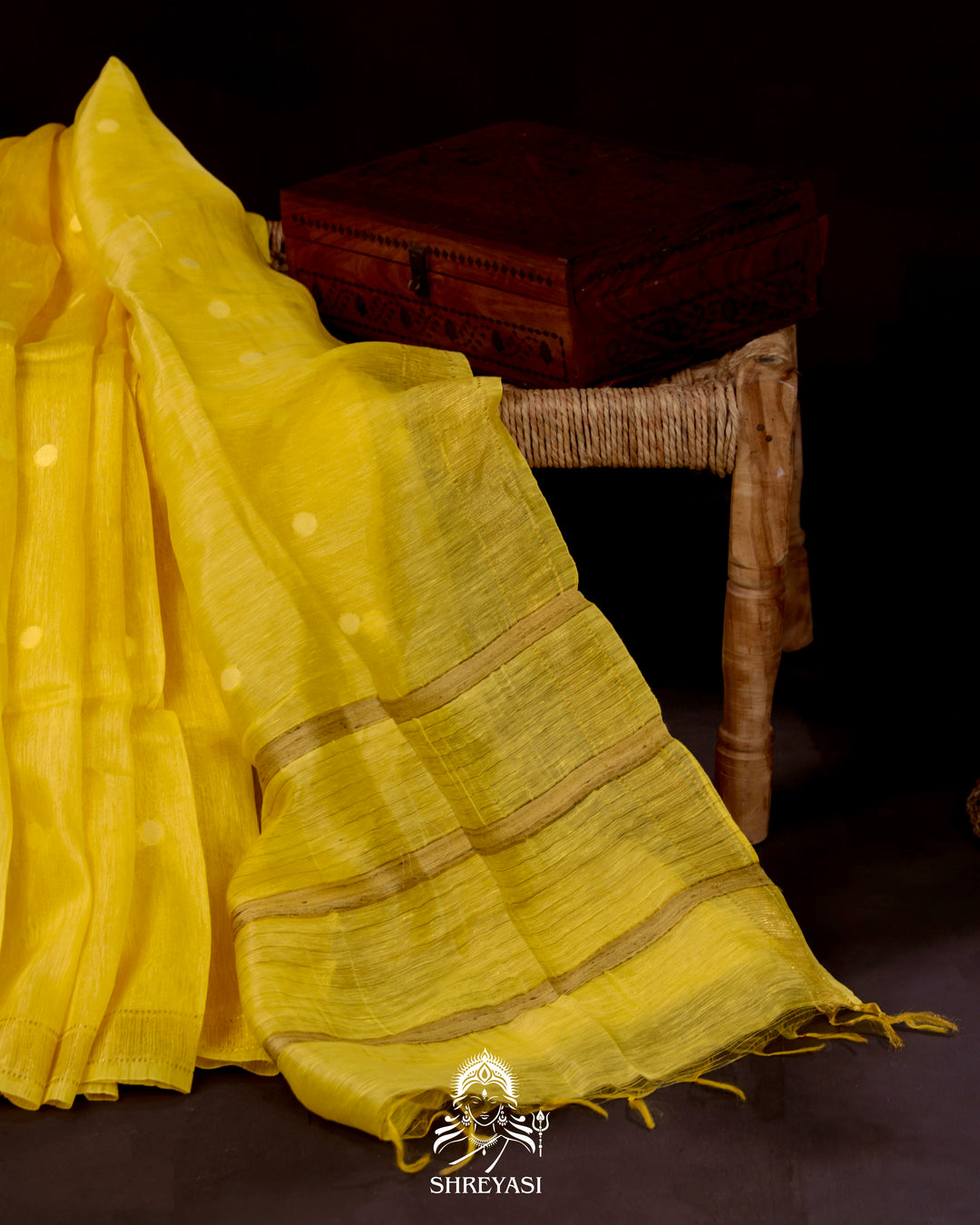 Handloom Pure Linen Saree with Zari Border