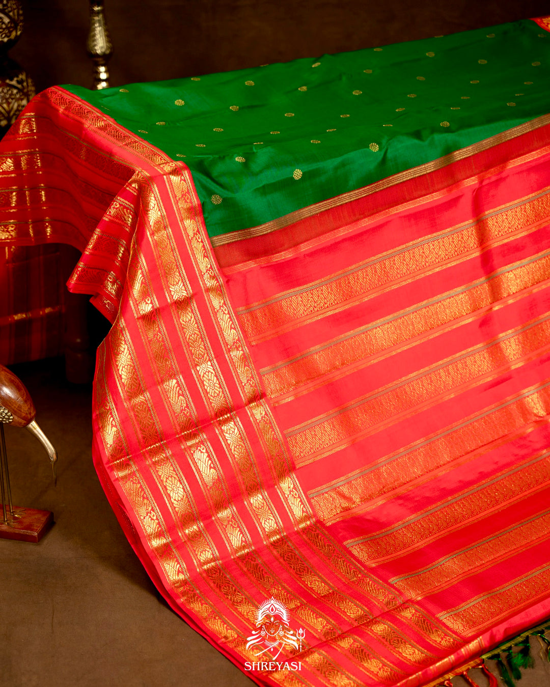 Handloom Pure Kanjivaram Silk Saree in Real Zari in Emerald Green with Kumkum Red Korvai Border
