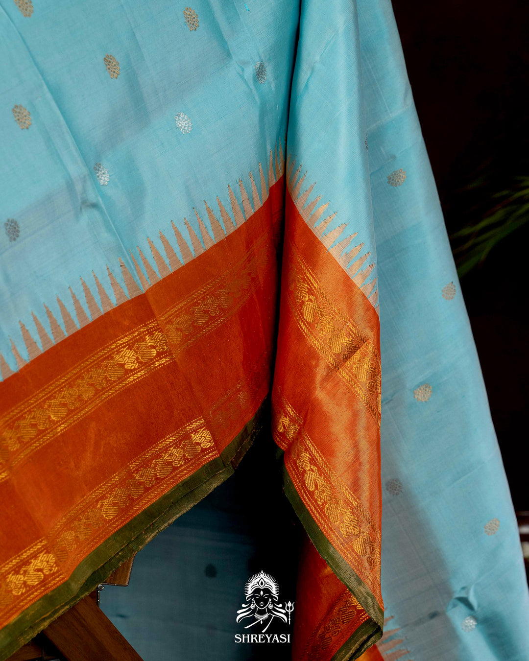 Handloom Pure Gadwal Silk Saree with Tissue Kuttu Border and full Bhuti Silk Blouse