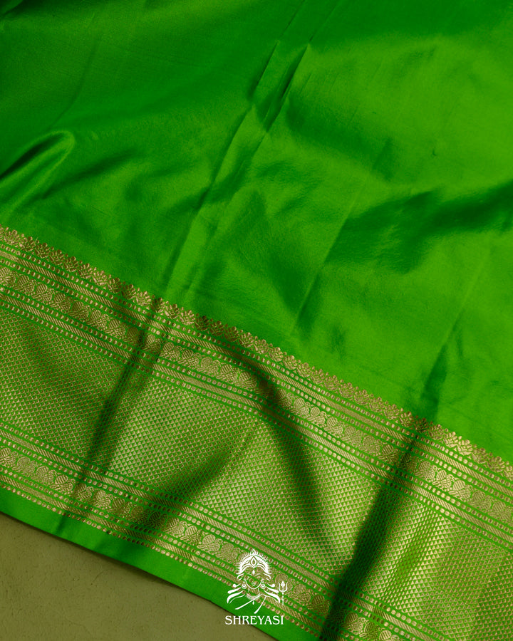 Handloom Pure Kanjivaram Silk Saree with Ettu Kol Weaving and Kuttu Korvai Border in Real Double Zari