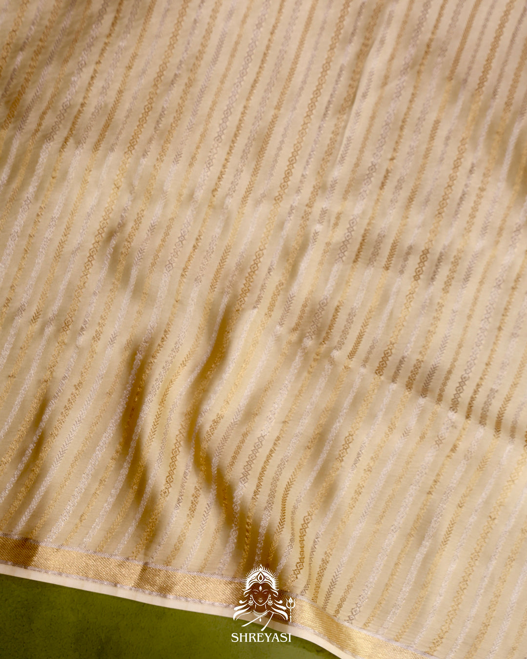 Handloom Pure Mashru Silk Saree with Sona Rupa Meenakari Bhutis and Nakshi Pallu