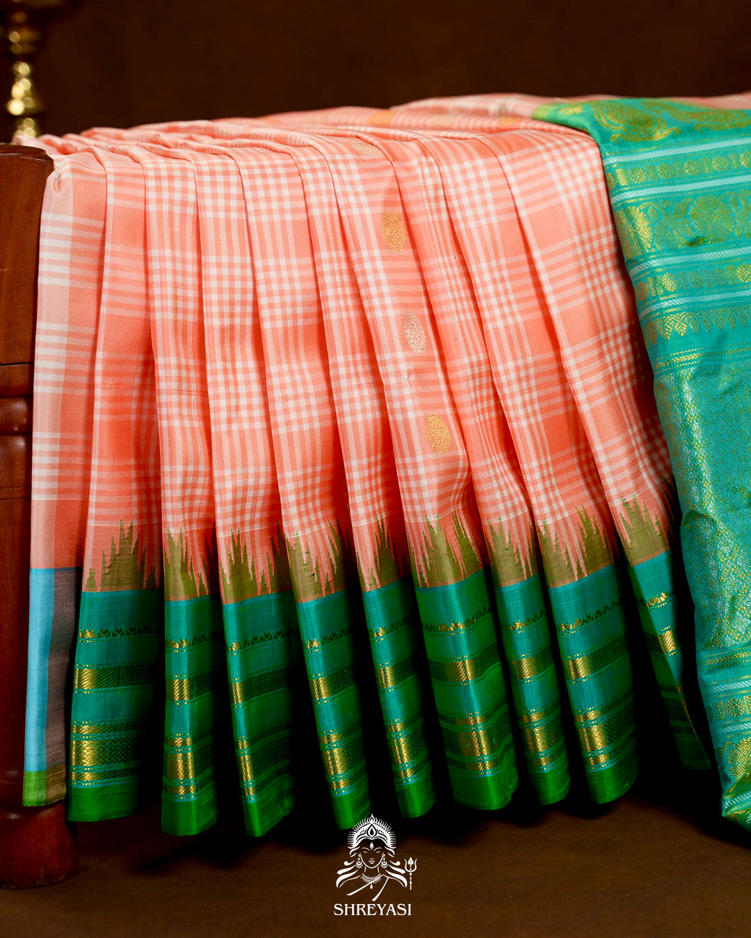 Premium Handloom Pure Gadwal Silk Saree with Kuttu Korvai Border