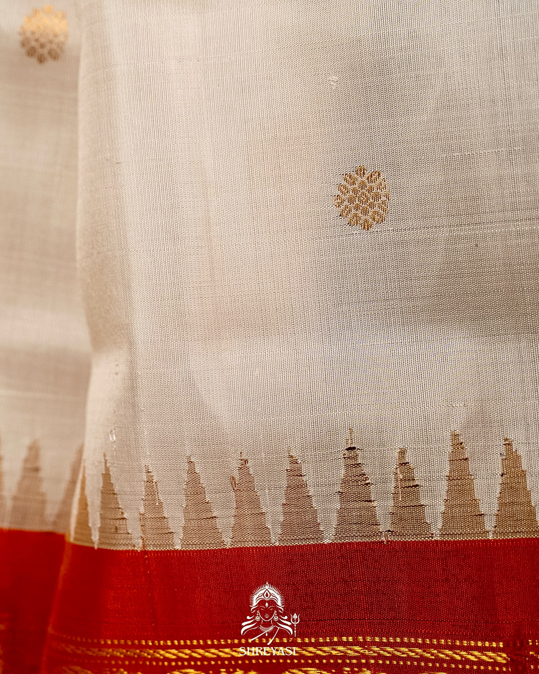 Handloom Pure Gadwal Silk Saree with Tissue Kuttu Border and full Bhuti Silk Blouse