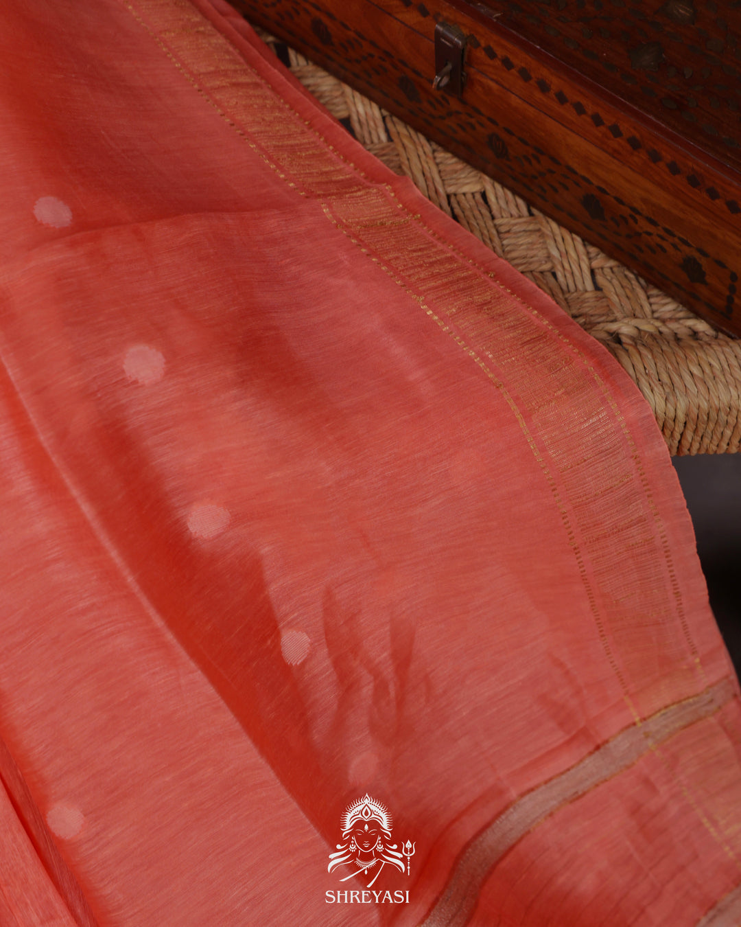 Handloom Pure Linen Saree with Zari Border