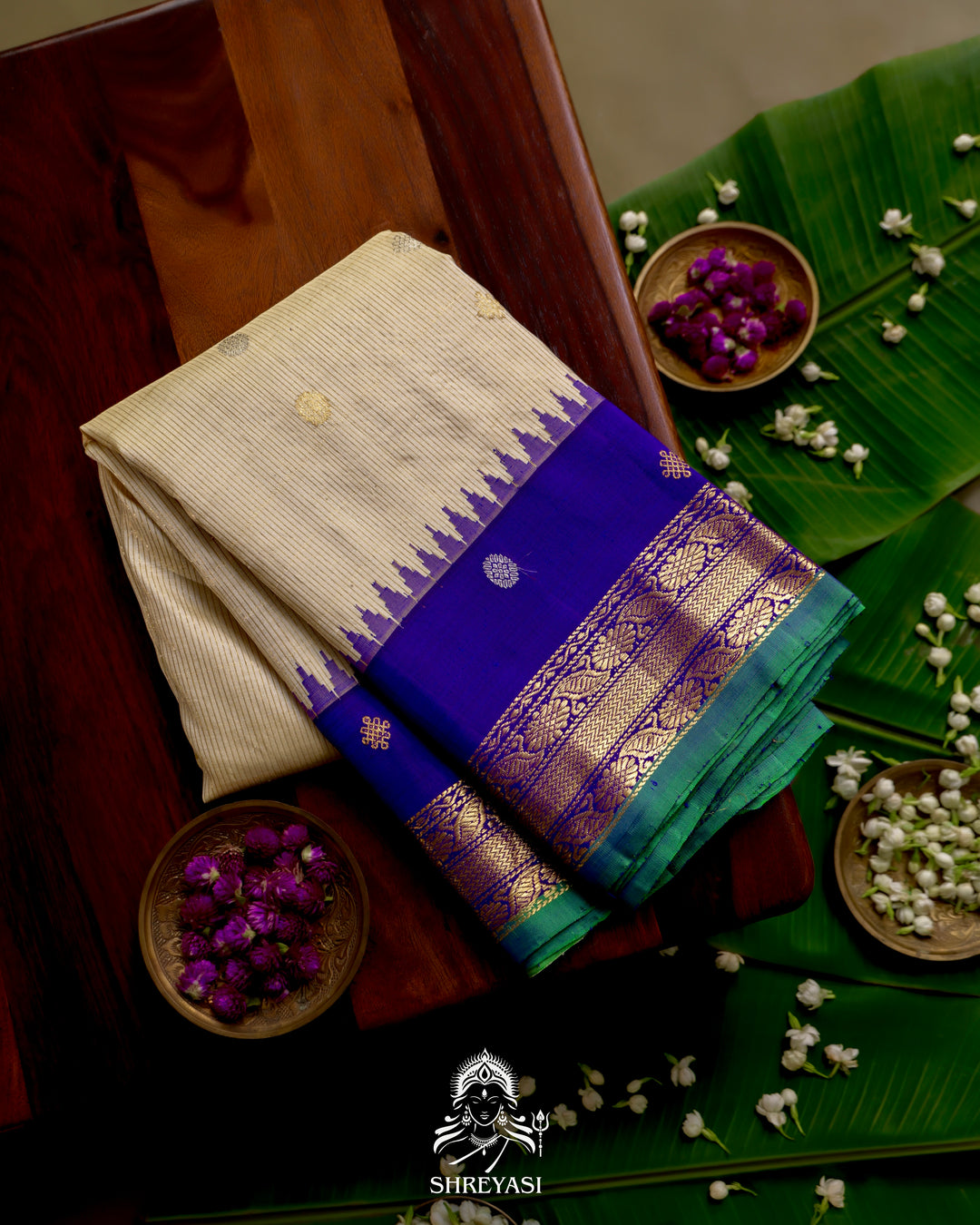 Handloom Pure Gadwal Silk Saree with Kuttu Korvai Border and Contrast Bhuti Blouse