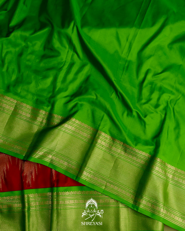 Handloom Pure Kanjivaram Silk Saree with Ettu Kol Weaving and Kuttu Korvai Border in Real Double Zari