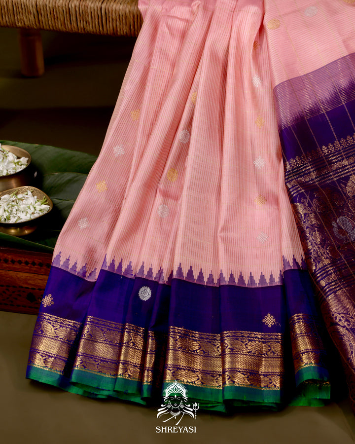 Gadwal Silk Saree with Kuttu Korvai Border and Contrast Checked Blouse