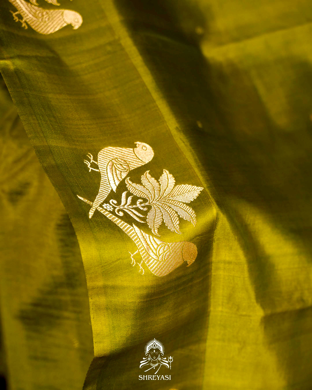 Pure Banarasi Soft Silk Saree with Mashru Border
