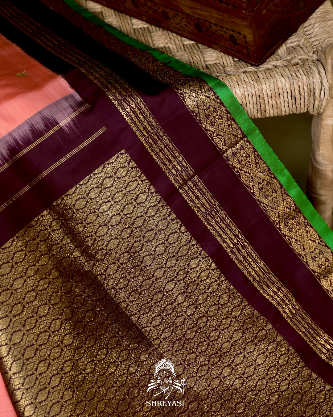Handloom Pure Gadwal Silk Saree with Kuttu Korvai Border