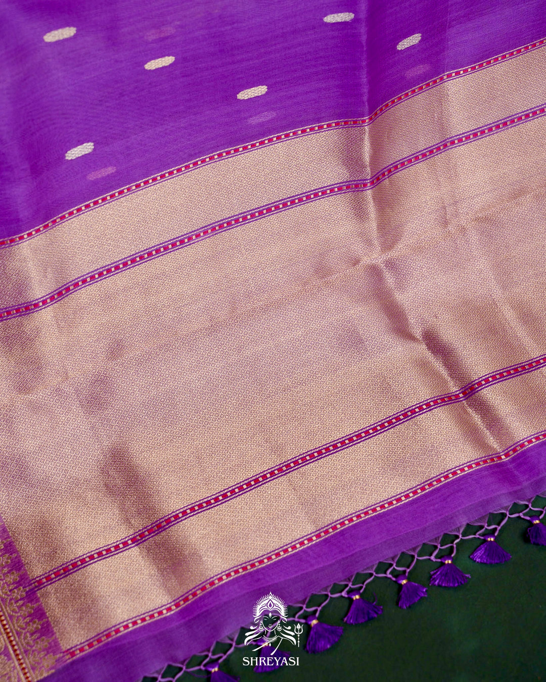 Handloom Pure Banarasi Kora Silk Saree with Kadwa Weaving and Hand Embroidered Maggam Work Blouse