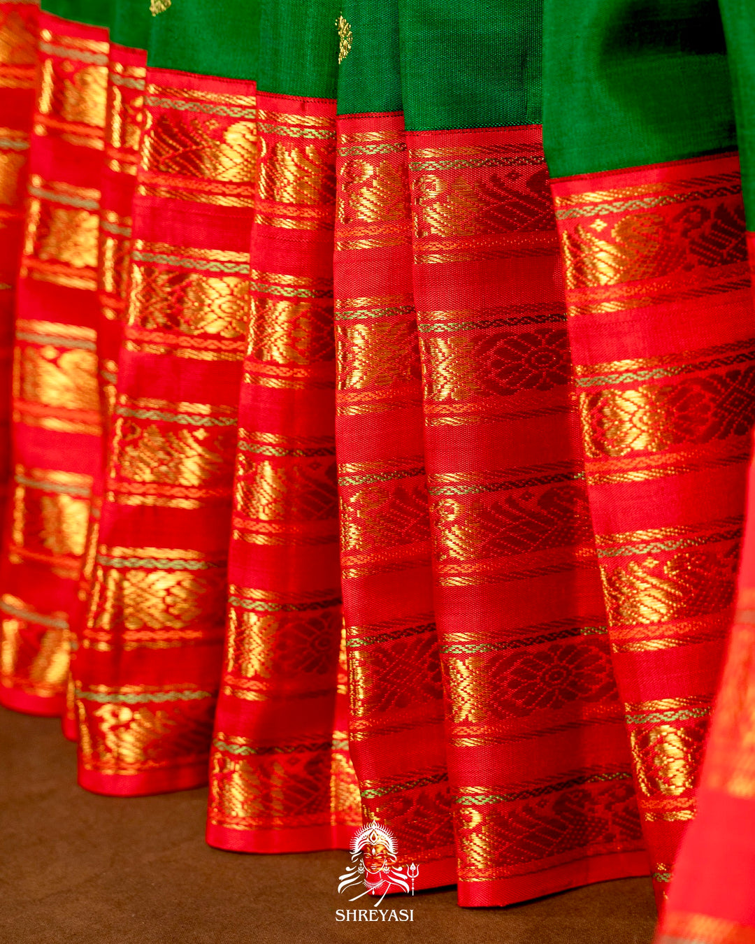 Handloom Pure Kanjivaram Silk Saree in Real Zari in Emerald Green with Kumkum Red Korvai Border