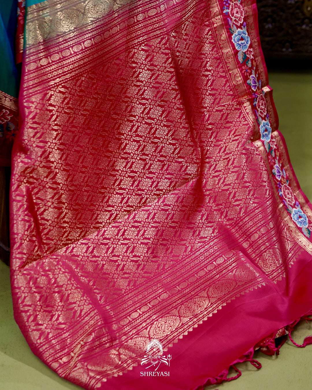Handloom Pure Kanjivaram Silk Saree with Petit Point Embroidered Borders
