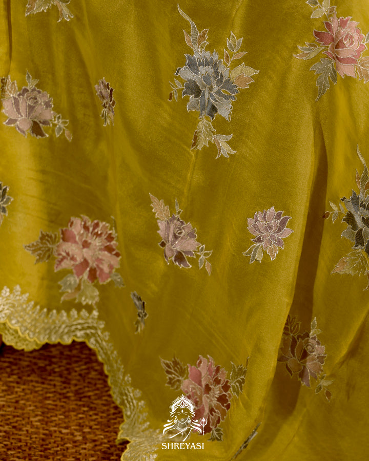 Pure Tissue Silk Saree with Floral Threadwork and Pita Embroidered Border