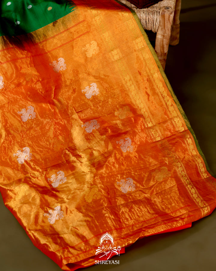 Handloom Pure Gadwal Silk Saree with Tissue Borders in Kuttu Korvai Weaving