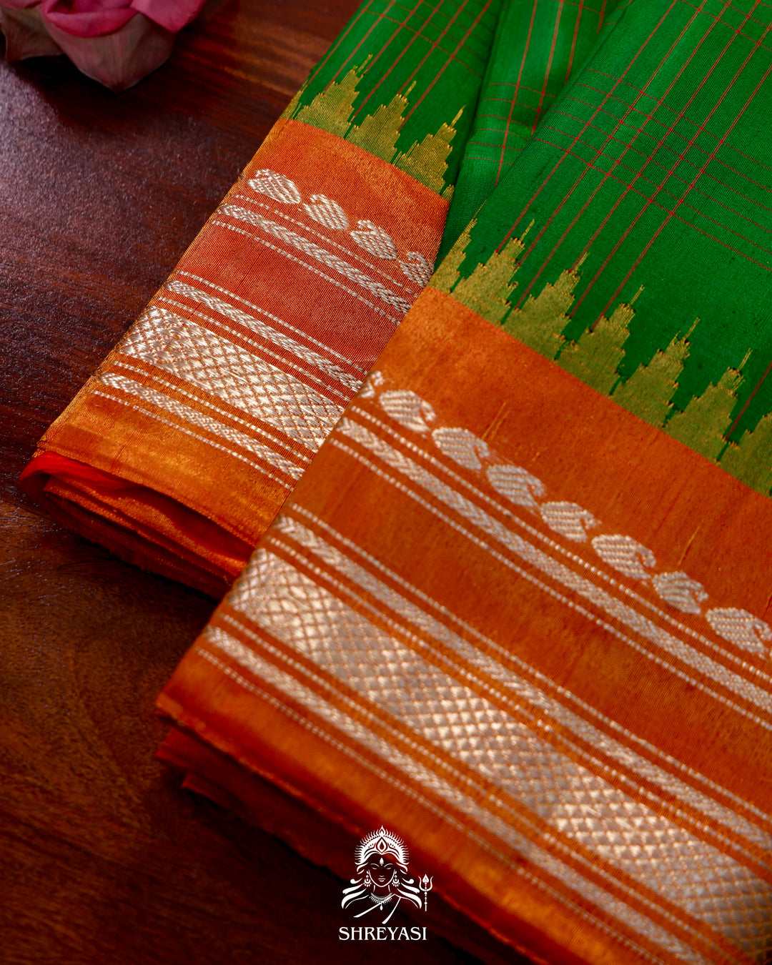 Gadwal Silk Saree with Tissue Border in Kuttu Korvai Weaving