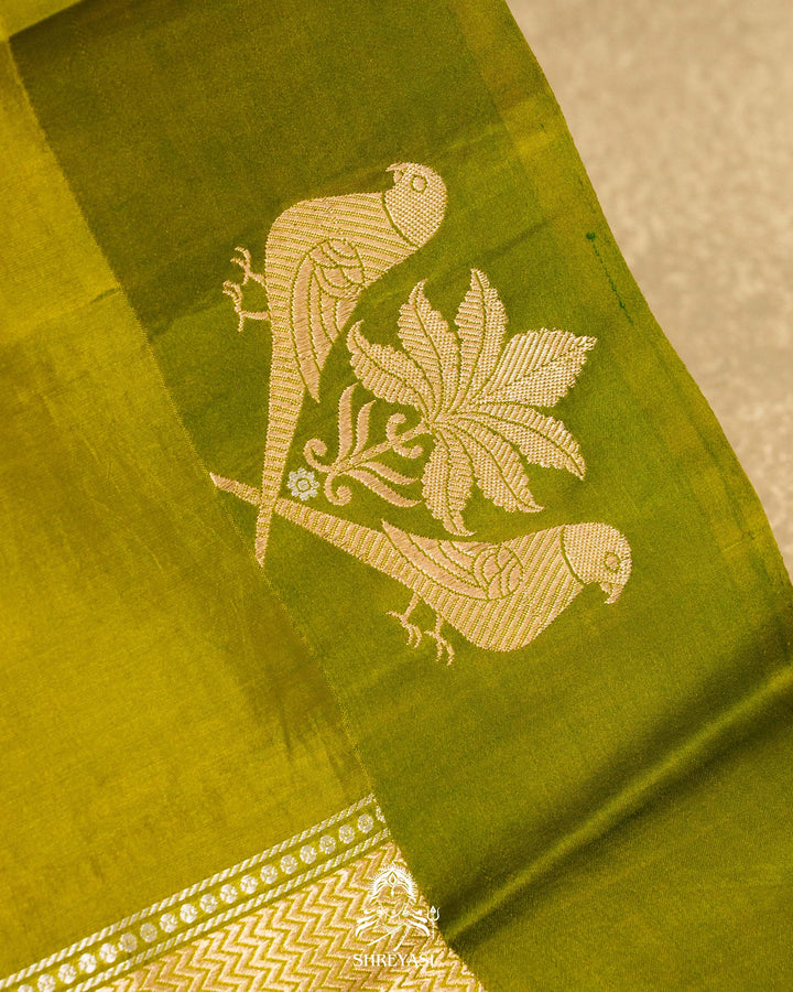 Pure Banarasi Soft Silk Saree with Mashru Border