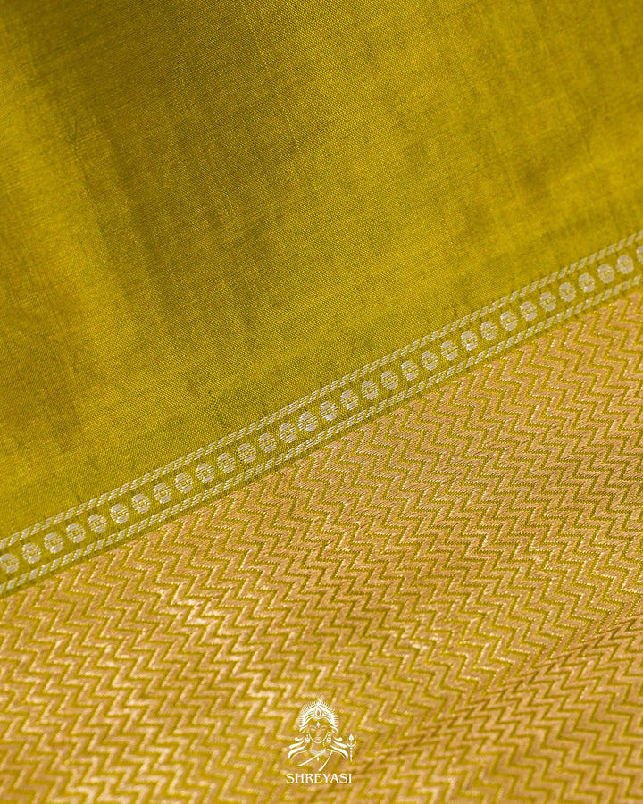 Pure Banarasi Soft Silk Saree with Mashru Border