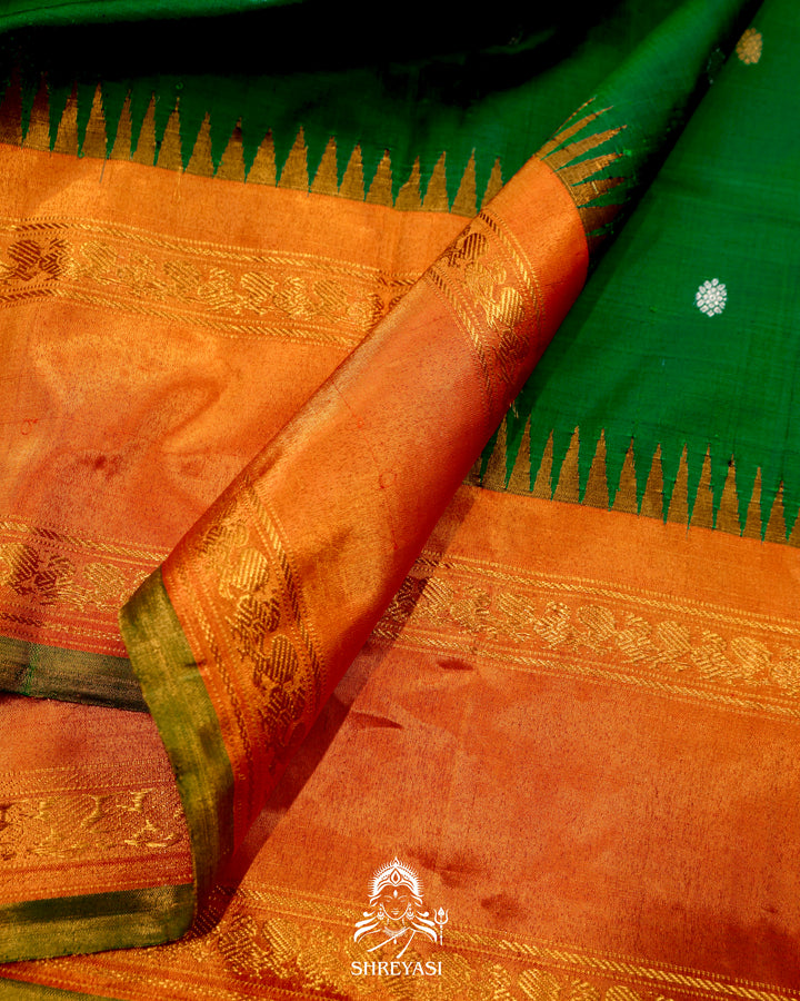 Handloom Pure Gadwal Silk Saree with Tissue Borders in Kuttu Korvai Weaving