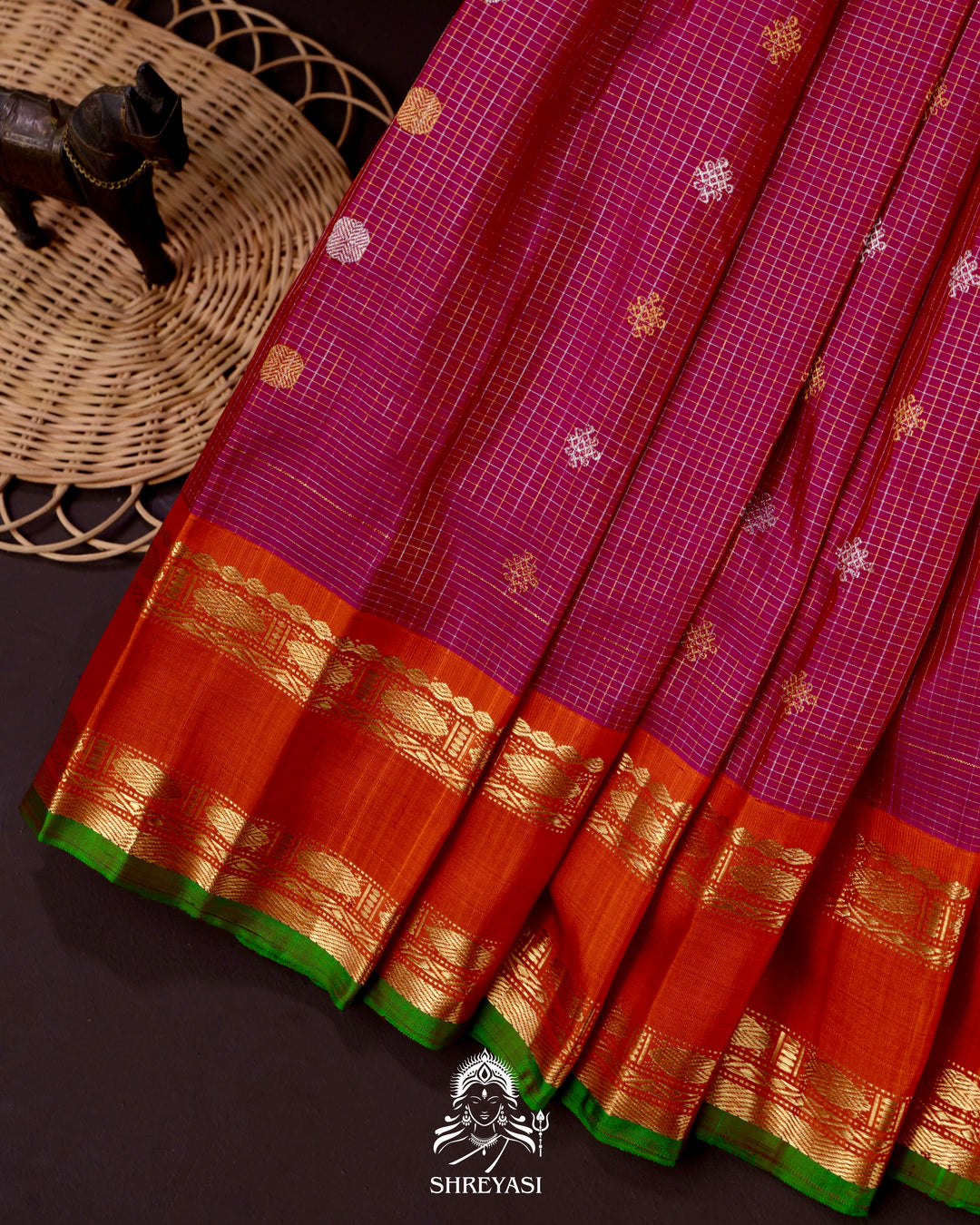 Handloom Pure Gadwal Silk Saree with Kuttu Korvai Border