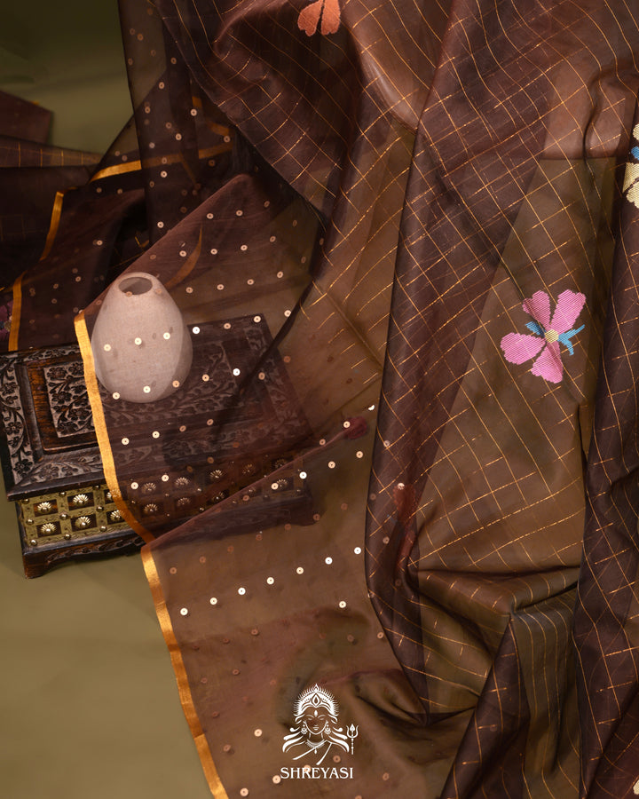 Muslin Jamdani Saree with Needle Weaving and Paithani Tissue Pallu