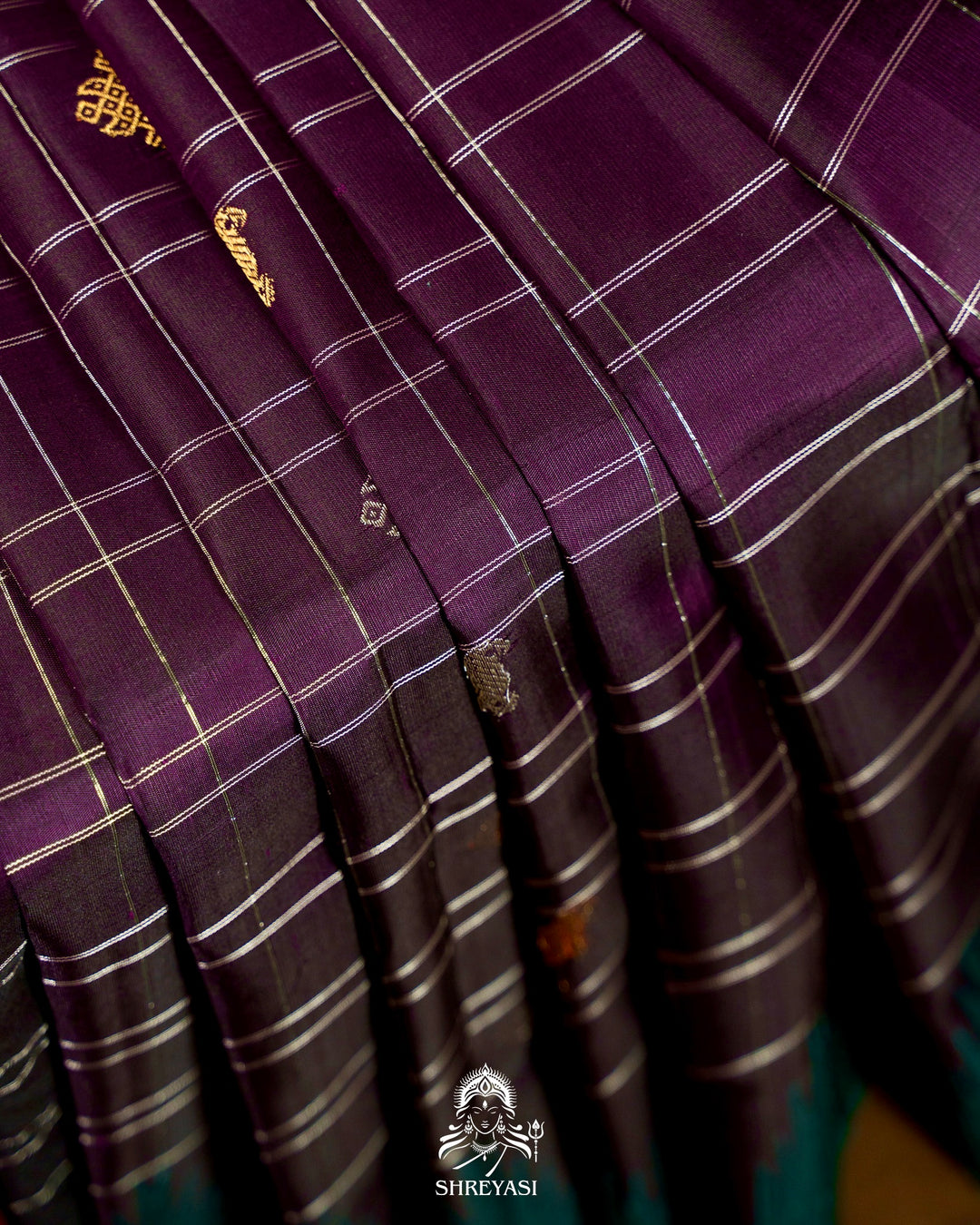 Handloom Pure Gadwal Silk Saree with Kuttu Korvai Border, Zari Checks & Traditional Motifs