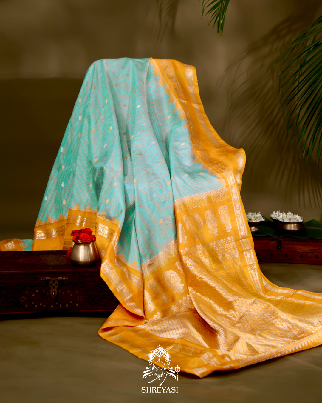 Gadwal Silk Saree with Kuttu Border