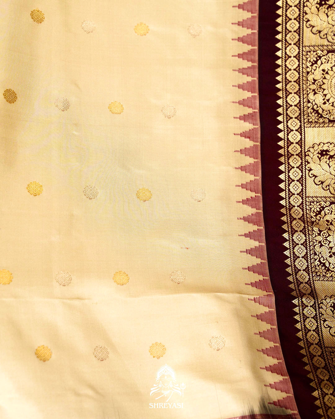 Handloom Pure Gadwal Silk Saree with Kuttu Borders, Rich Zari Weaving & Full Bhuti Blouse