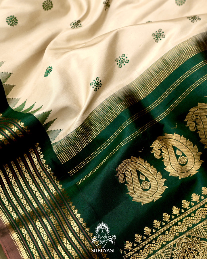 Gadwal Silk Saree with Kuttu Korvai Border and Contrast Bhuti Blouse