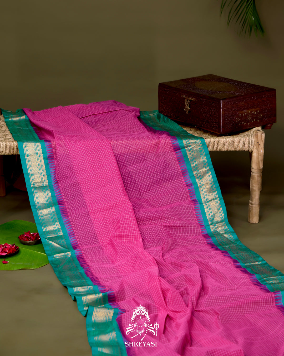 Handloom Pure Gadwal Cotton Saree with Contrast Silk Border and Zari Pallu
