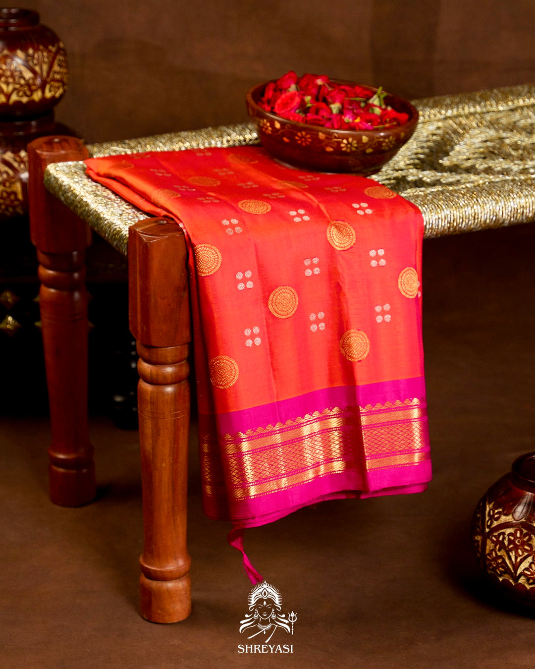 Handloom Pure Gadwal Silk Saree with Contrast Full Bhuti Blouse