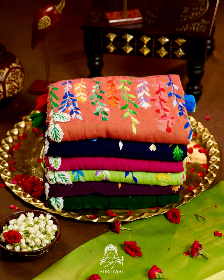Handwoven Pure Mul Cotton Saree with Thread Embroidery