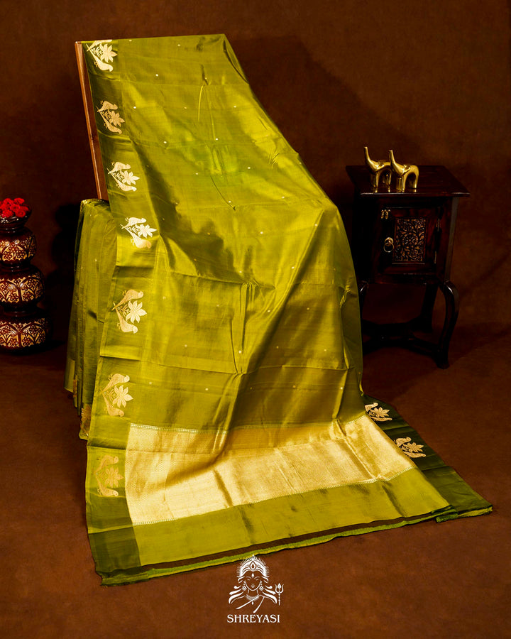 Pure Banarasi Soft Silk Saree with Mashru Border