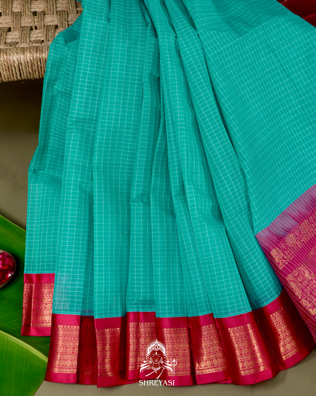 Handloom Pure Gadwal Cotton Saree with Contrast Silk Border and Zari Pallu