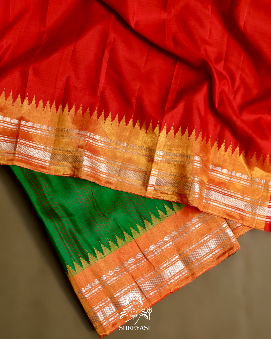 Gadwal Silk Saree with Tissue Border in Kuttu Korvai Weaving