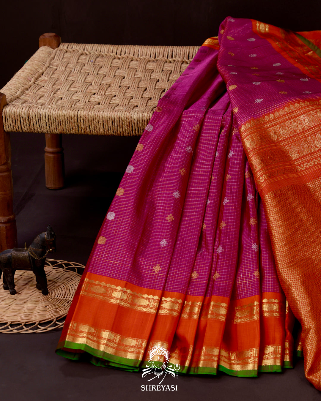 Handloom Pure Gadwal Silk Saree with Kuttu Korvai Border