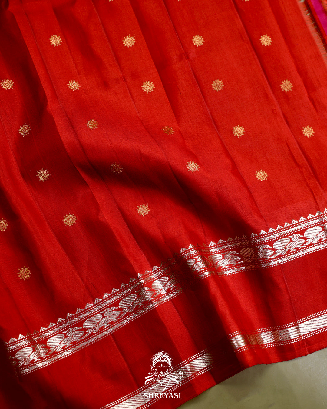 Handloom Pure Gadwal Silk Saree with Paithani Muniya Tissue Borders